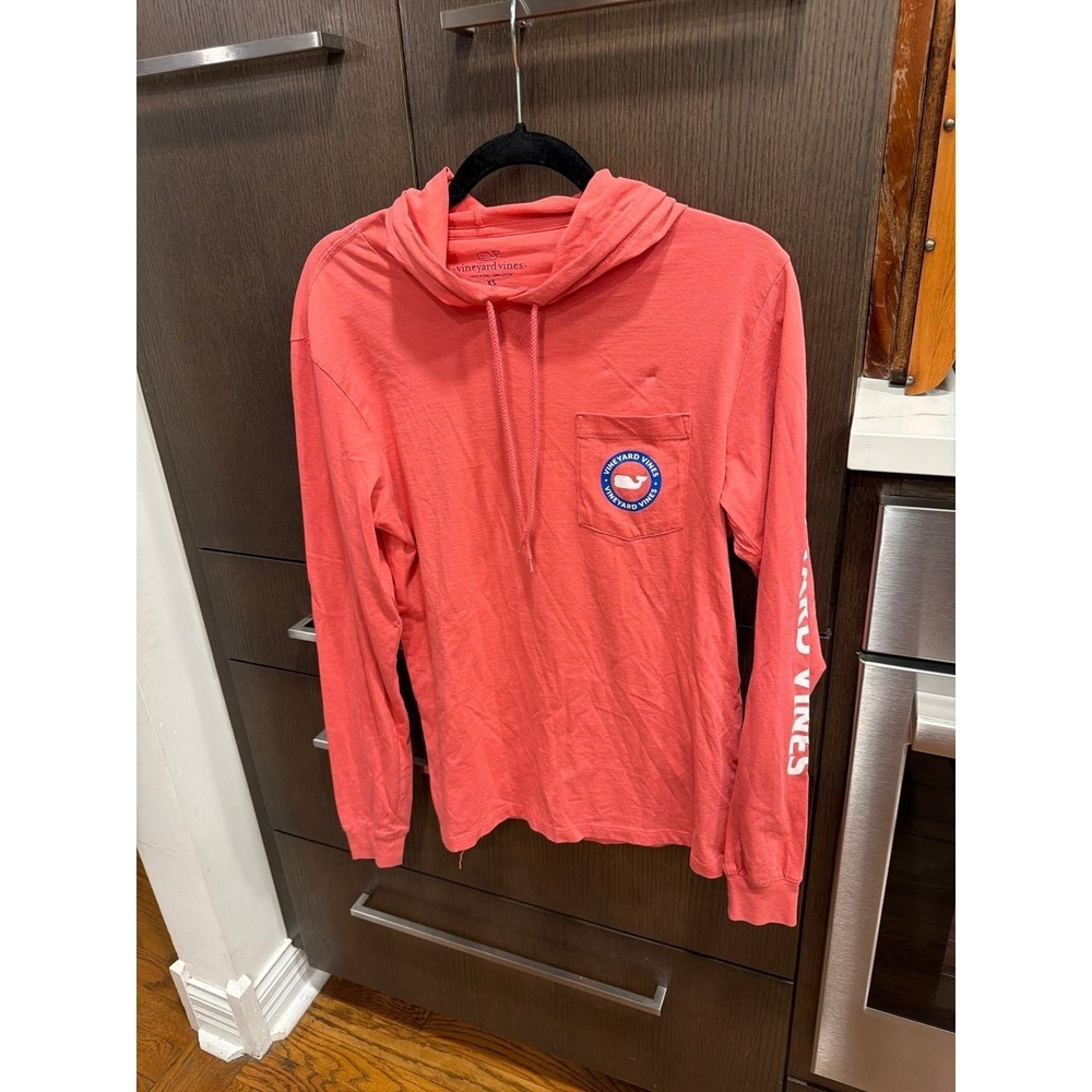 Vineyard Vines salmon-colored long-sleeve hooded t-shirt Men's XS